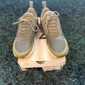 Nike Air Max 270